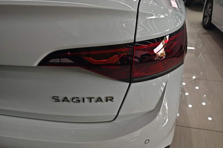 Used Volkswagen Sagitar 2025 Facelift 200TSI DSG Flyover Edition Right Rear Taillight