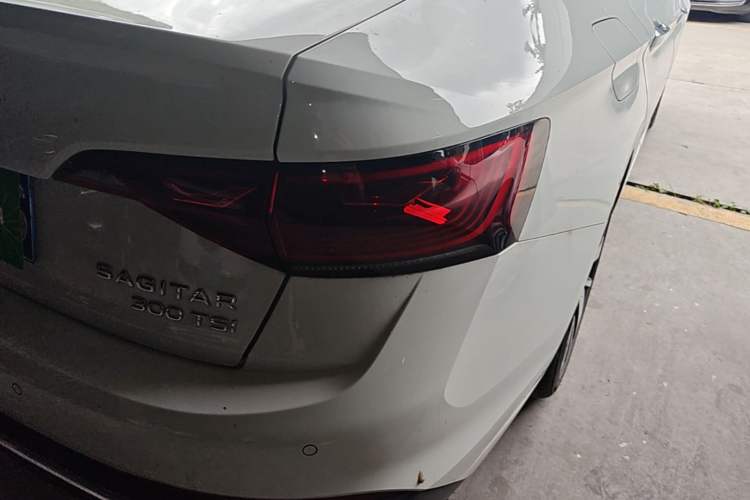 Used Volkswagen Sagitar 2025 300TSI DSG Excellence Edition Right Rear Taillight