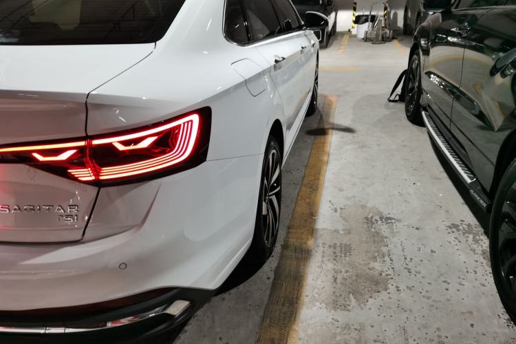 Used Volkswagen Sagitar 2025 Revised Version Three 300TSI DSG Excellence Edition Right Rear Taillight