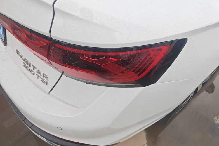 Used Volkswagen Sagitar 2025 Revised 300TSI DSG Excellence Edition Right Rear Taillight