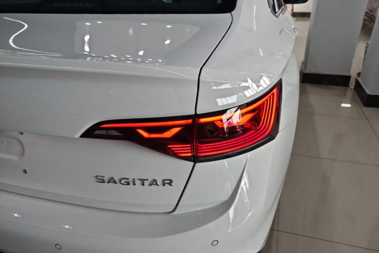 Used Volkswagen Sagitar 2025 Facelift 200TSI DSG Flyover Edition Right Rear Taillight