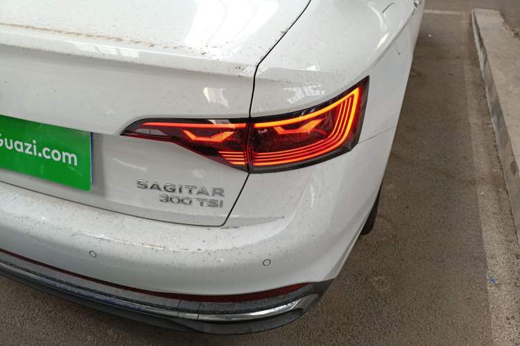 Used Volkswagen Sagitar 2025 Revised Version Three 300TSI DSG Excellence Edition Right Rear Taillight