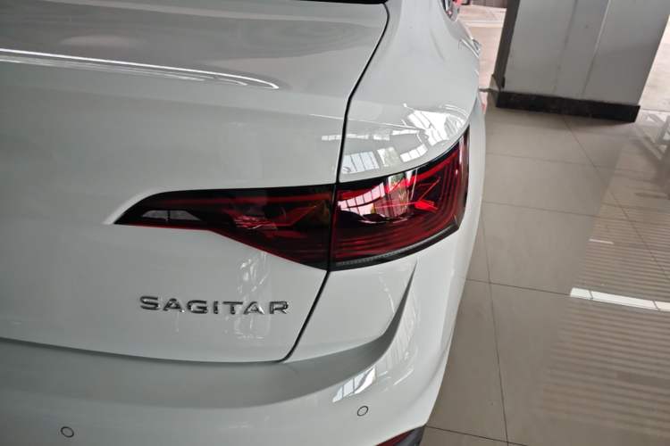Used Volkswagen Sagitar 2025 Facelift 200TSI DSG Flyover Edition Right Rear Taillight