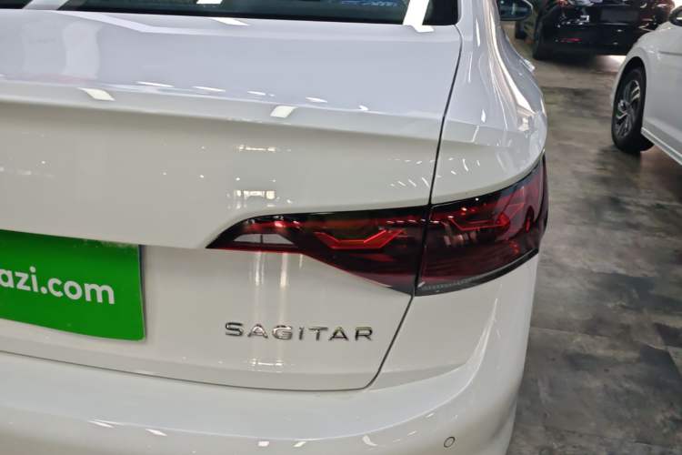 Used Volkswagen Sagitar 2025 Facelift 200TSI DSG Flyover Edition Right Rear Taillight