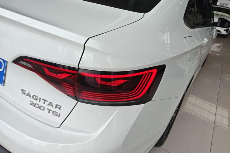Used Volkswagen Sagitar 2025 200TSI DSG Flyover Edition Right Rear Taillight