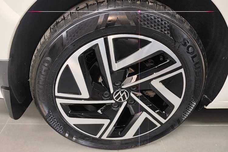 Used Volkswagen Sagitar 2025 300TSI DSG Excellence Edition Right Rear Wheel Hub