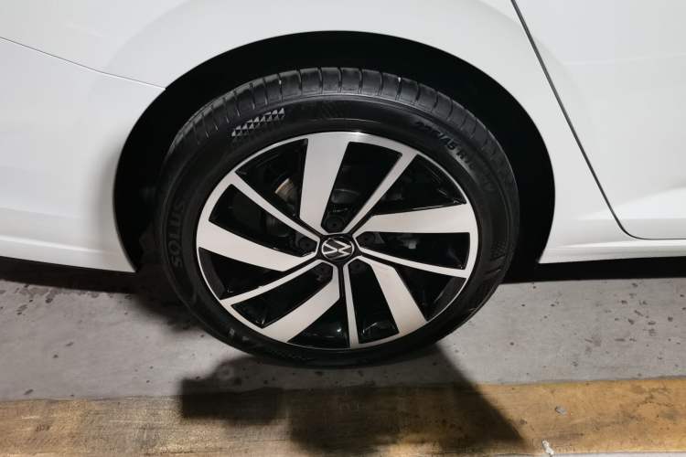 Used Volkswagen Sagitar 2025 Revised Version Three 300TSI DSG Excellence Edition Right Rear Wheel Hub