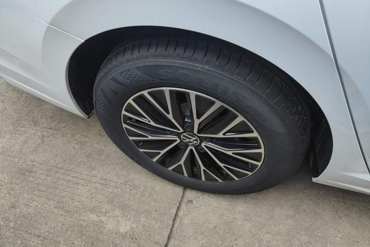 Used Volkswagen Sagitar 2025 Facelift 200TSI DSG Flyover Edition Right Rear Wheel Hub