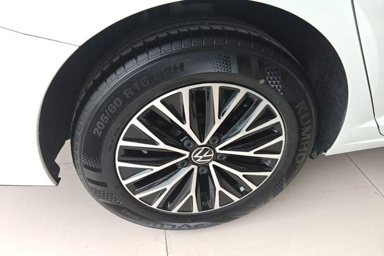 Used Volkswagen Sagitar 2025 200TSI DSG Flyover Edition Right Rear Wheel Hub