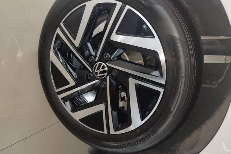Used Volkswagen Sagitar 2025 Revised Version 2 300TSI DSG Excellence Edition Right Rear Wheel Hub