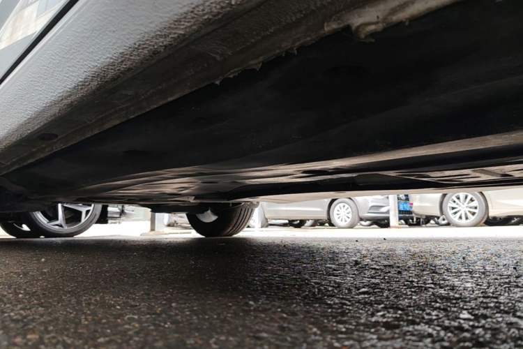 Used Volkswagen Sagitar 2025 300TSI DSG Excellence Edition Right Side Sill