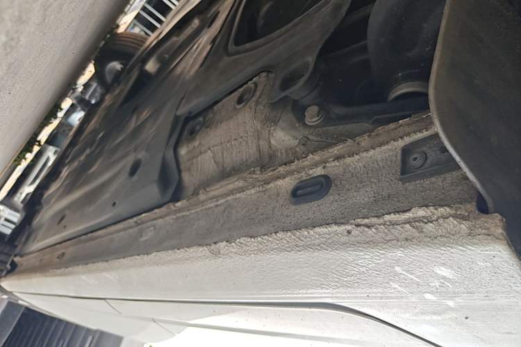 Used Volkswagen Sagitar 2025 300TSI DSG Excellence Edition Right Side Sill