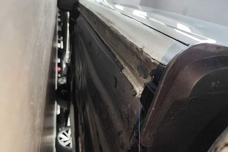 Used Volkswagen Sagitar 2025 300TSI DSG Excellence Edition Right Side Sill