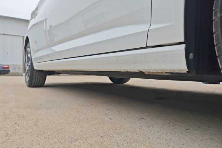 Used Volkswagen Sagitar 2025 Revised Version Three 300TSI DSG Excellence Edition Right Side Sill