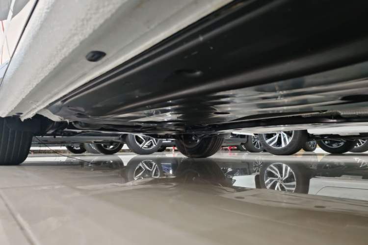 Used Volkswagen Sagitar 2025 Facelift 200TSI DSG Flyover Edition Right Side Sill