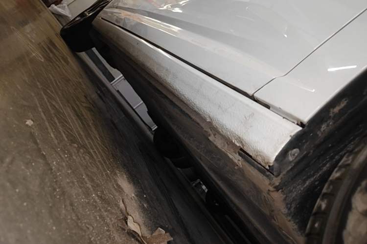 Used Volkswagen Sagitar 2025 300TSI DSG Excellence Edition Right Side Sill