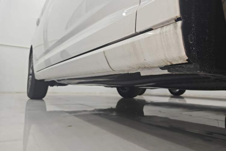 Used Volkswagen Sagitar 2025 Facelift 200TSI DSG Flyover Edition Right Side Sill