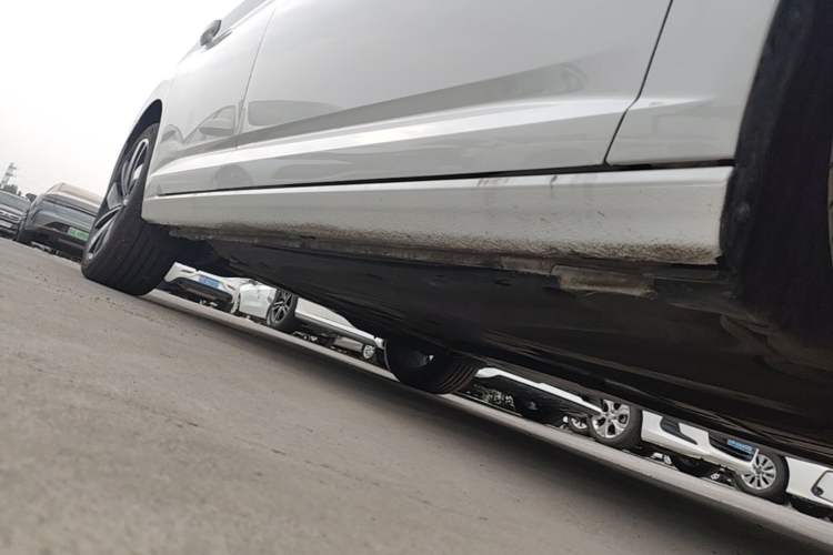 Used Volkswagen Sagitar 2025 Revised Version Three 300TSI DSG Excellence Edition Right Side Sill