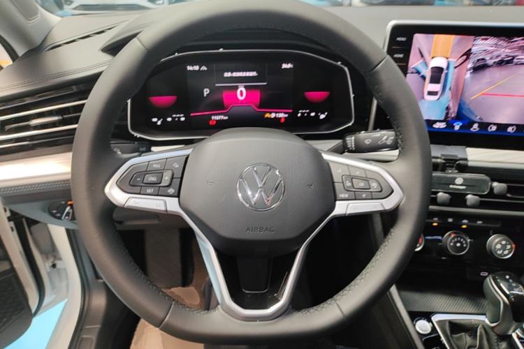 Used Volkswagen Sagitar 2025 Revised 300TSI DSG Excellence Edition Steering Wheel