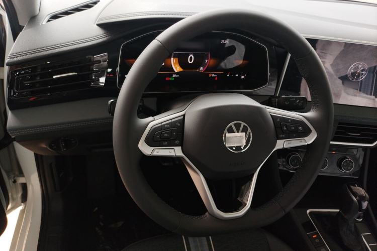 Used Volkswagen Sagitar 2025 Facelift 200TSI DSG Flyover Edition Steering Wheel