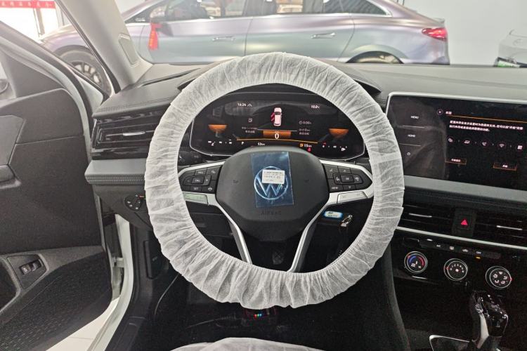 Used Volkswagen Sagitar 2025 Facelift 200TSI DSG Flyover Edition Steering Wheel
