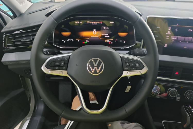 Used Volkswagen Sagitar 2025 Facelift 200TSI DSG Flyover Edition Steering Wheel
