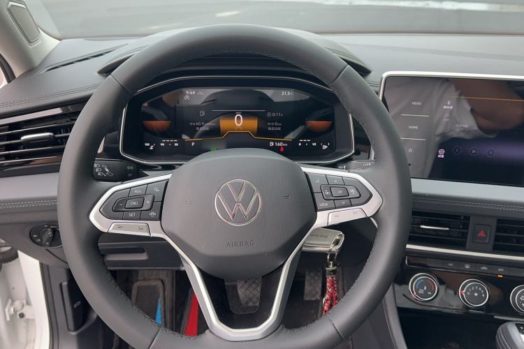 Used Volkswagen Sagitar 2025 300TSI DSG Flyover Edition Steering Wheel