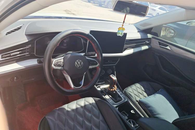Used Volkswagen Sagitar 2025 Revised 300TSI DSG Excellence Edition Steering Wheel
