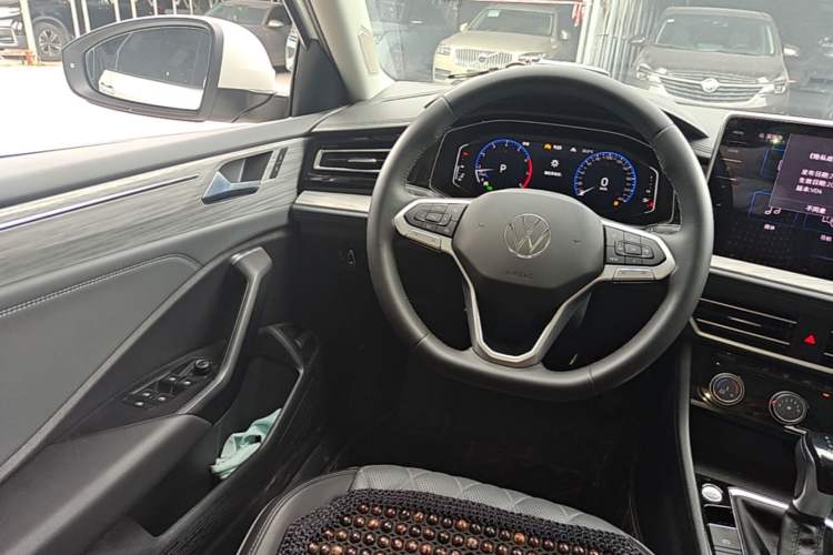 Used Volkswagen Sagitar 2025 300TSI DSG Excellence Edition Steering Wheel