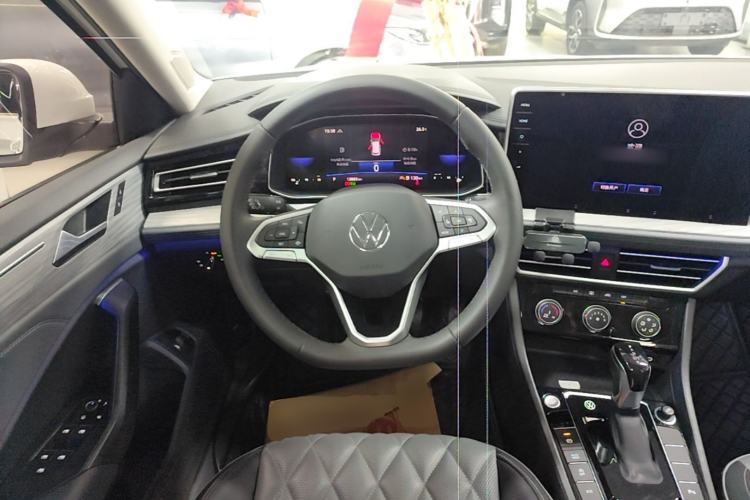Used Volkswagen Sagitar 2025 300TSI DSG Excellence Edition Steering Wheel