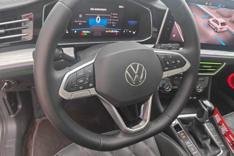 Used Volkswagen Sagitar 2025 Revised 300TSI DSG Excellence Edition Steering Wheel