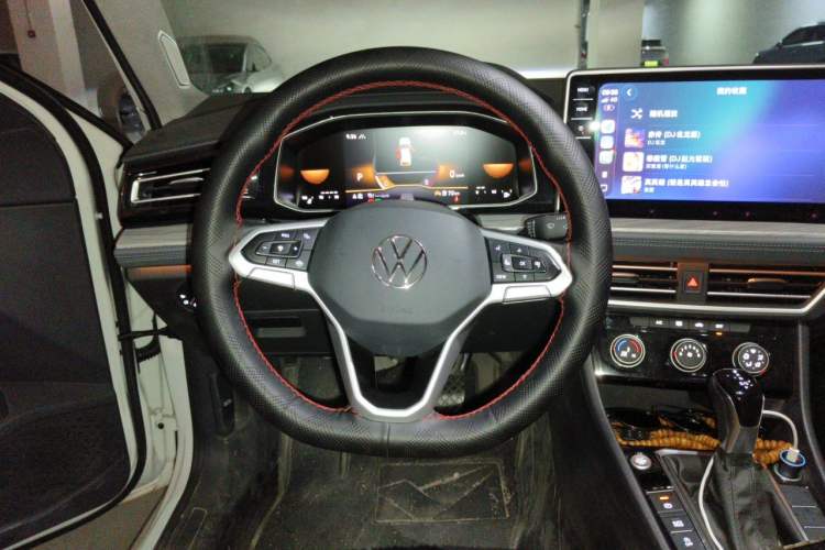 Used Volkswagen Sagitar 2025 Revised Version Three 300TSI DSG Excellence Edition Steering Wheel