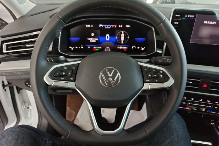 Used Volkswagen Sagitar 2025 300TSI DSG Excellence Edition Steering Wheel