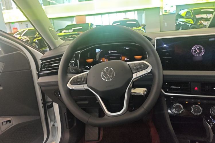 Used Volkswagen Sagitar 2025 Facelifted 300TSI DSG Flyover Edition Steering Wheel