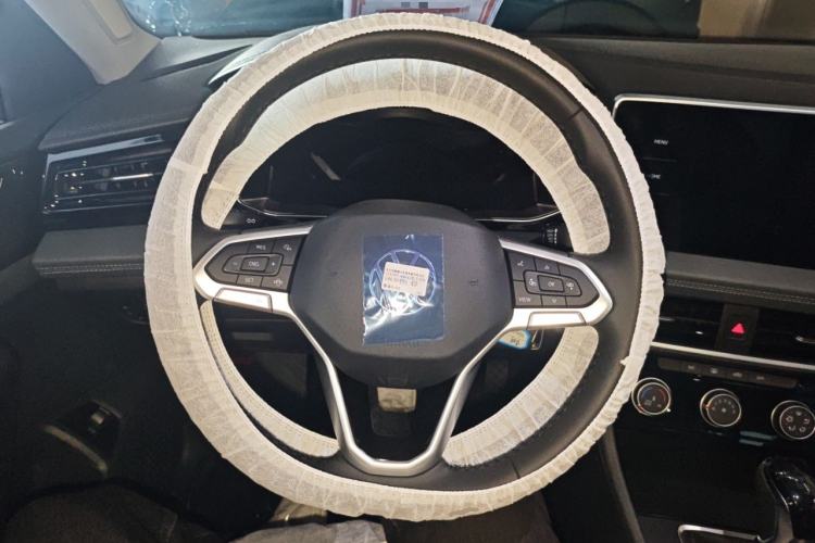 Used Volkswagen Sagitar 2025 Facelift 200TSI DSG Flyover Edition Steering Wheel