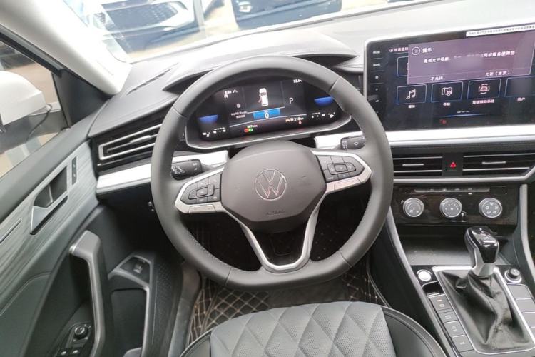 Used Volkswagen Sagitar 2025 Revised 300TSI DSG Excellence Edition Steering Wheel