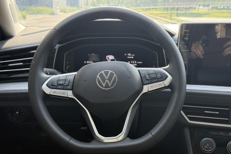 Used Volkswagen Sagitar 2025 300TSI DSG Excellence Edition Steering Wheel