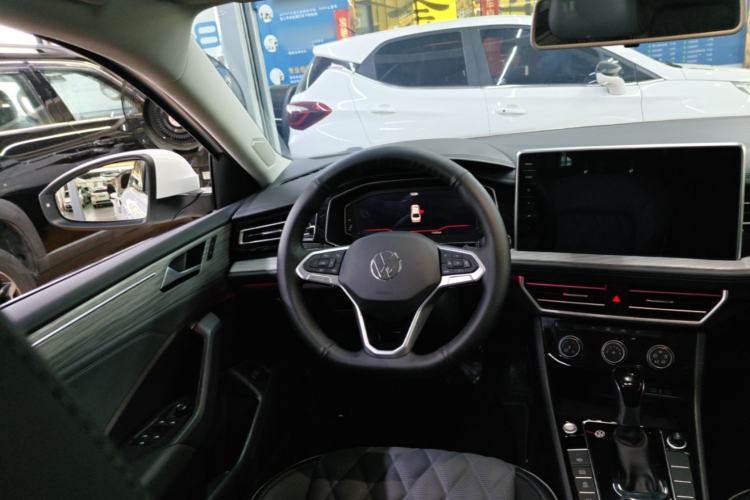 Used Volkswagen Sagitar 2025 Revised 300TSI DSG Excellence Edition Steering Wheel