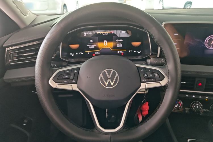 Used Volkswagen Sagitar 2025 Facelifted 300TSI DSG Flyover Edition Steering Wheel