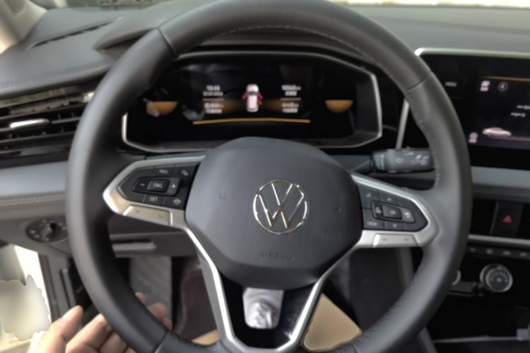 Used Volkswagen Sagitar 2025 Facelift 200TSI DSG Flyover Edition Steering Wheel