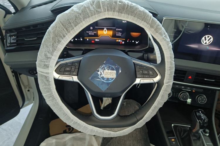 Used Volkswagen Sagitar 2025 Facelift 200TSI DSG Flyover Edition Steering Wheel