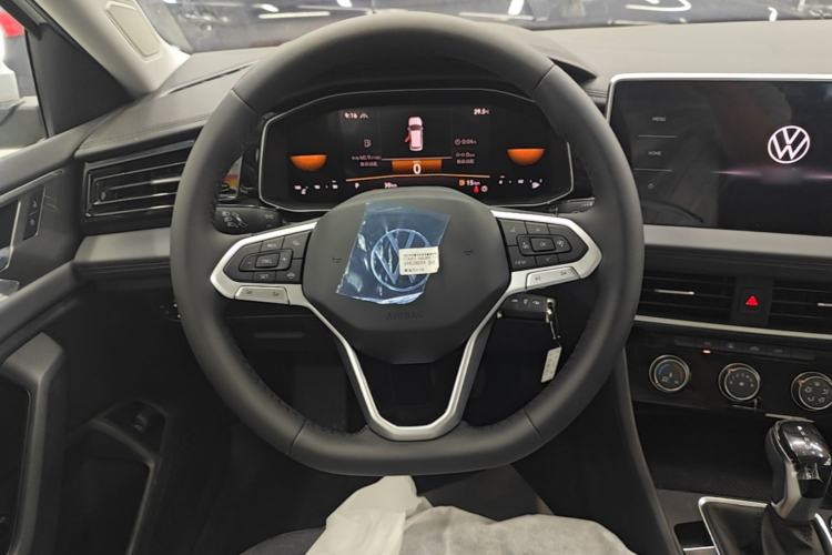 Used Volkswagen Sagitar 2025 Facelift 200TSI DSG Flyover Edition Steering Wheel