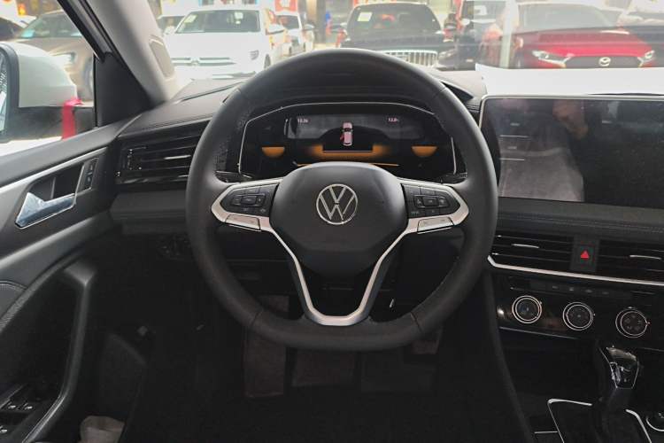 Used Volkswagen Sagitar 2025 Facelift 200TSI DSG Flyover Edition Steering Wheel