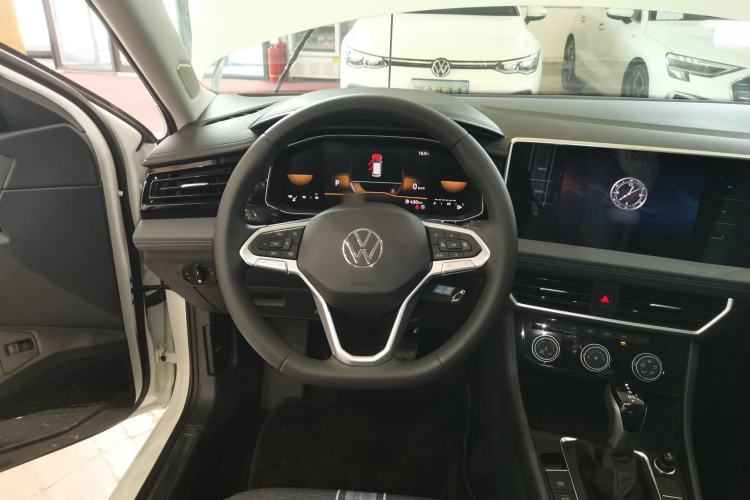 Used Volkswagen Sagitar 2025 300TSI DSG Flyover Edition Steering Wheel