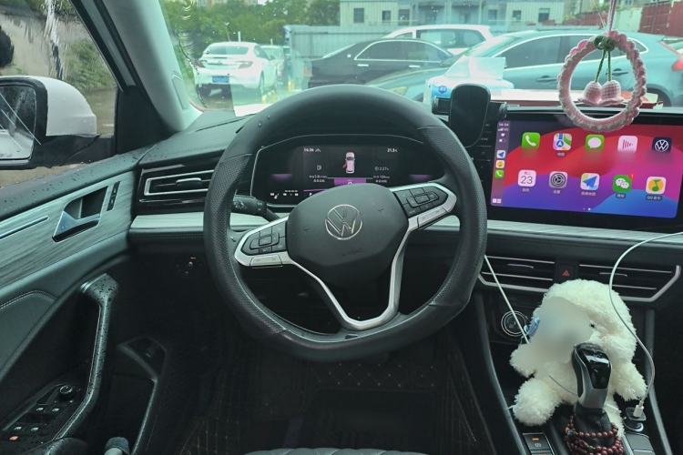 Used Volkswagen Sagitar 2025 Revised 300TSI DSG Excellence Edition Steering Wheel