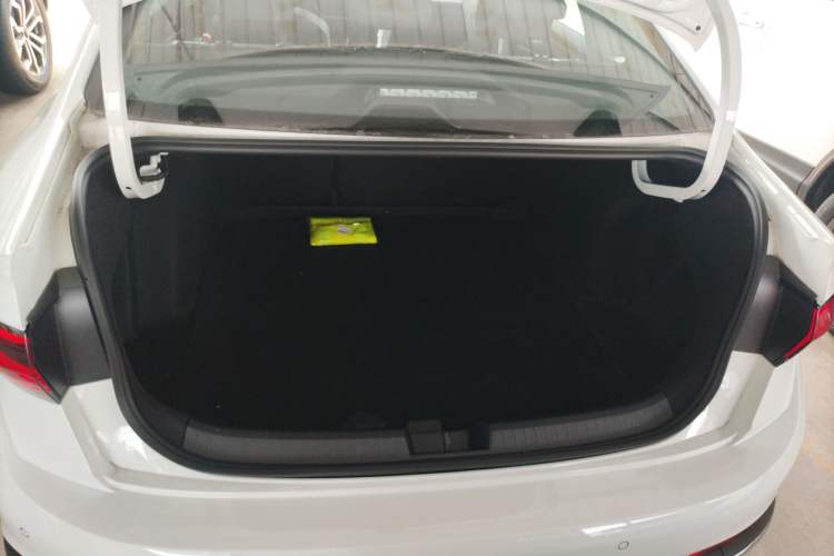 Used Volkswagen Sagitar 2025 Facelift 200TSI DSG Flyover Edition Trunk