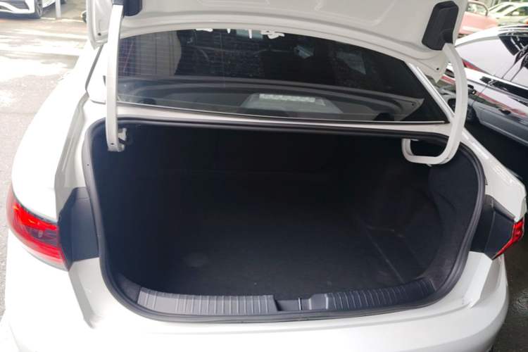 Used Volkswagen Sagitar 2025 300TSI DSG Excellence Edition Trunk