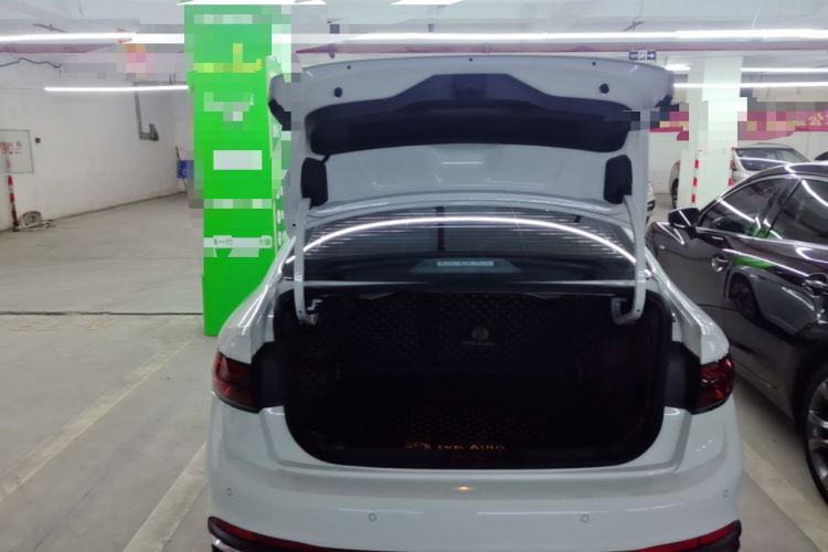 Used Volkswagen Sagitar 2025 Revised 300TSI DSG Excellence Edition Trunk
