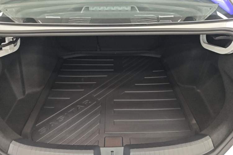 Used Volkswagen Sagitar 2025 300TSI DSG Excellence Edition Trunk