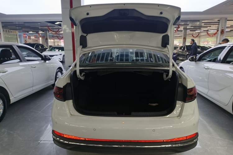 Used Volkswagen Sagitar 2025 Facelift 200TSI DSG Flyover Edition Trunk